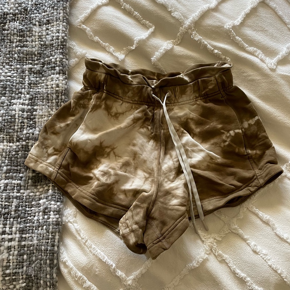 Lululemon shorts - Picture 2 of 3